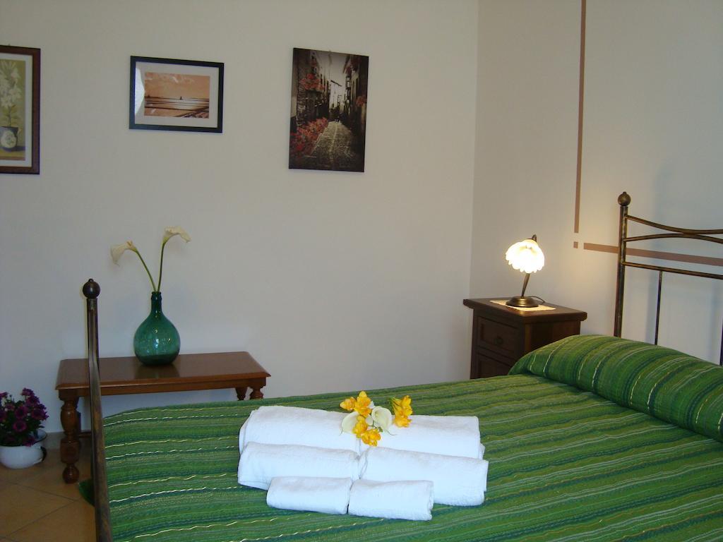 La Ninfea Bed and Breakfast Valderice Habitación foto